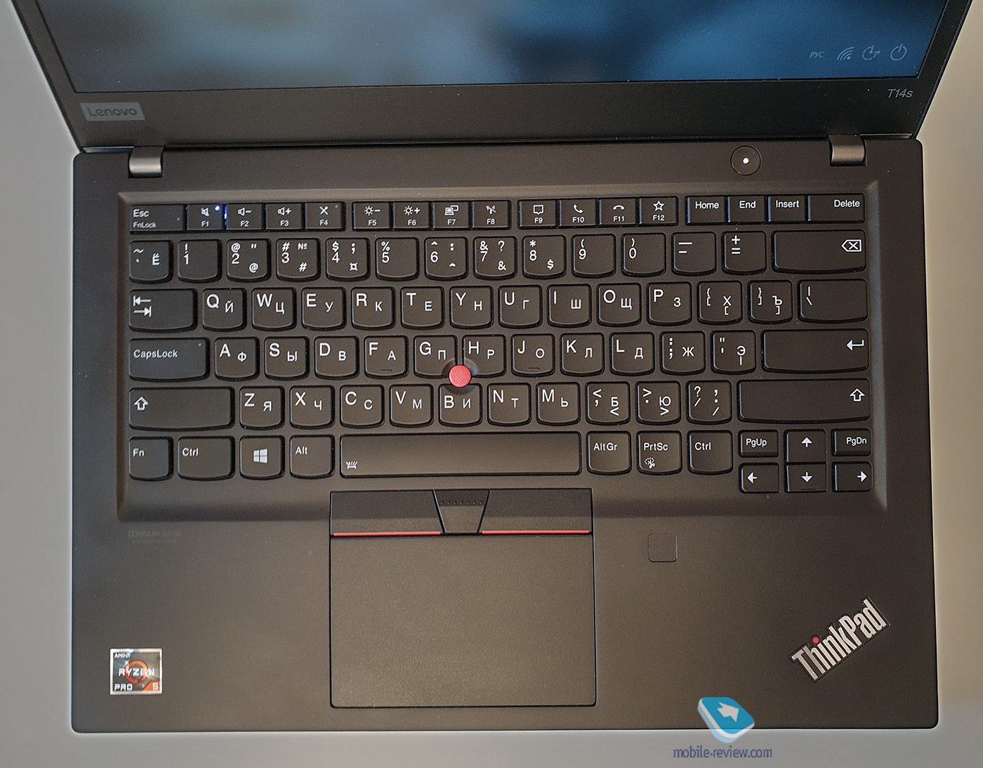  Lenovo ThinkPad T14s.    ThinkPad