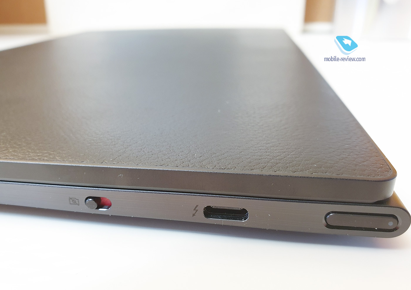  Lenovo Yoga Slim 9i:    11th Gen   Intel