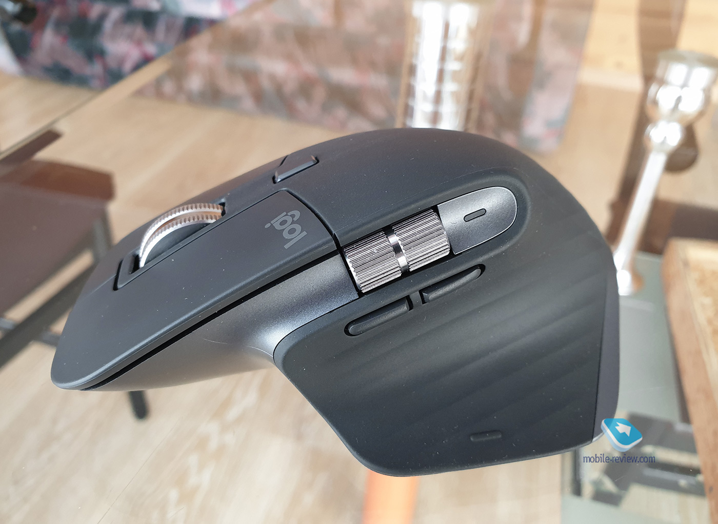 Logitech MX Master 3:      + 