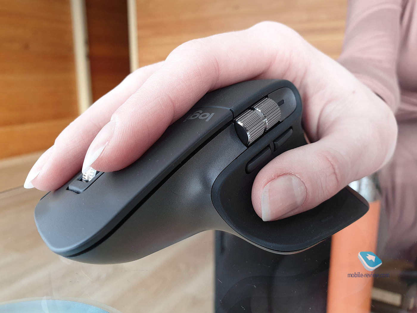 Logitech MX Master 3:      + 