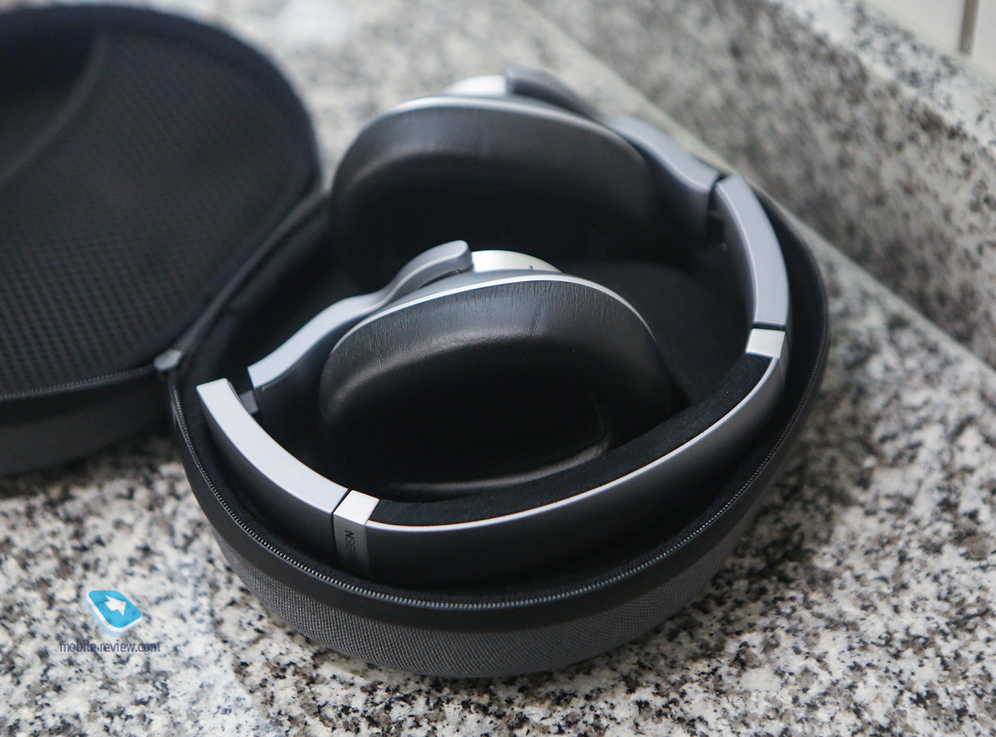    AKG N700nc.   Sony WH-1000XM2/XM3