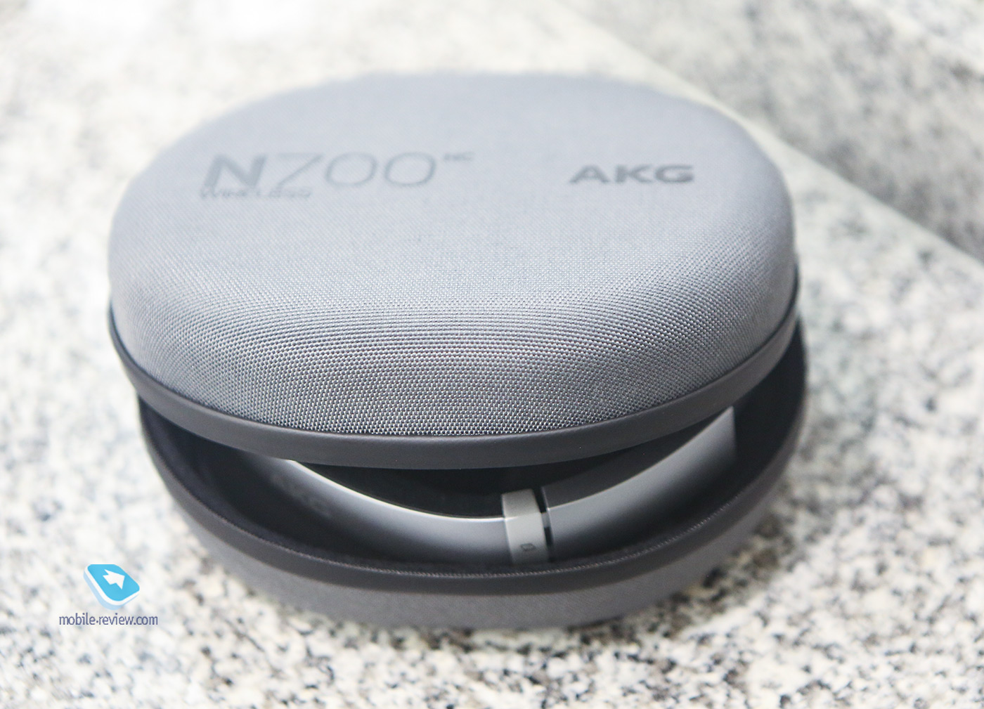    AKG N700nc.   Sony WH-1000XM2/XM3