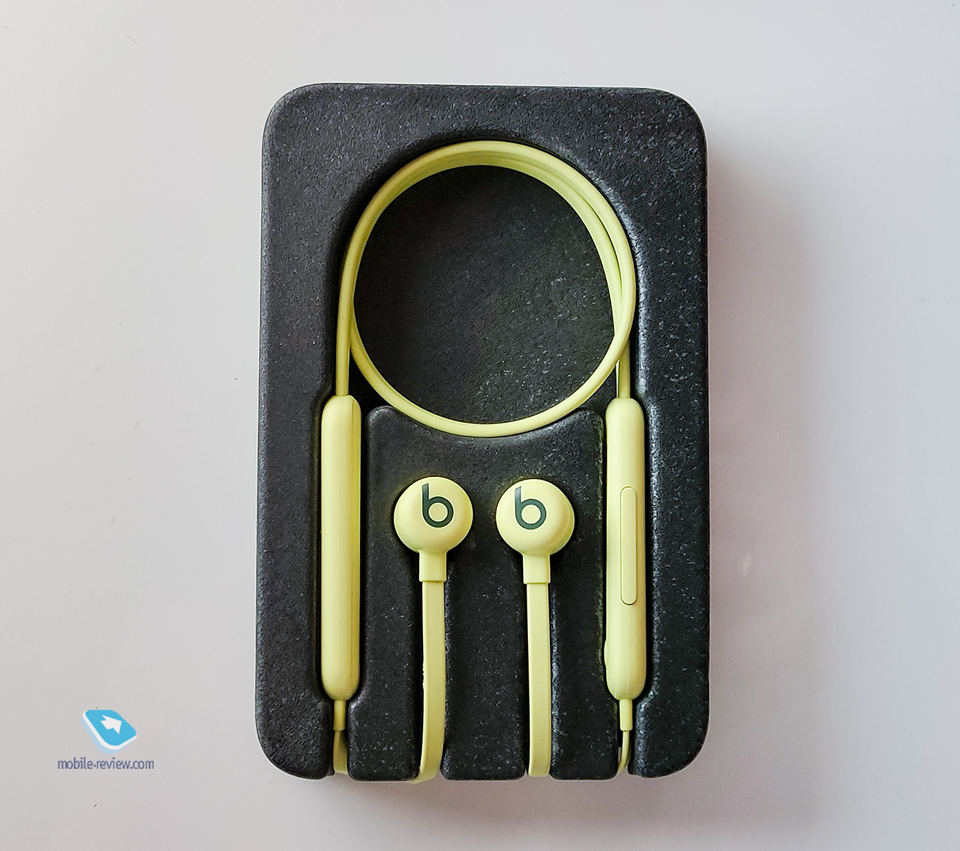    Beats Flex