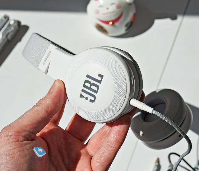 JBL E45BT