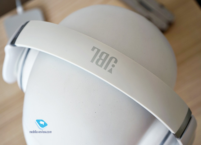 JBL Everest Elite 700
