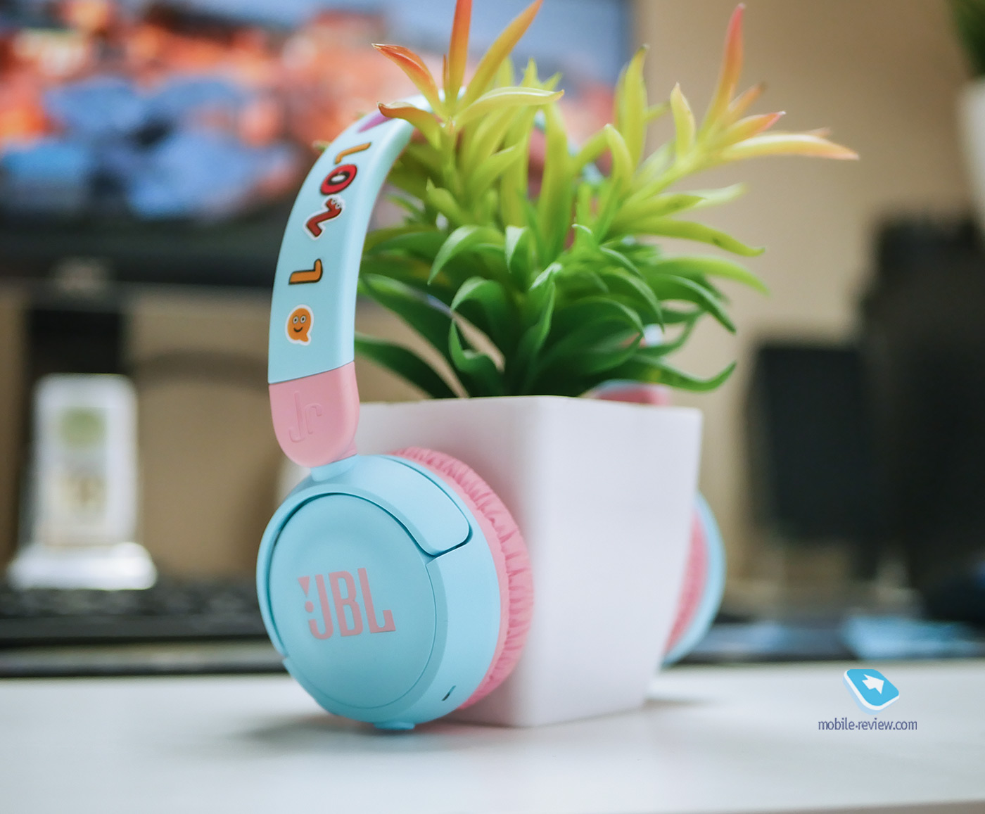    JBL JR310BT:     !