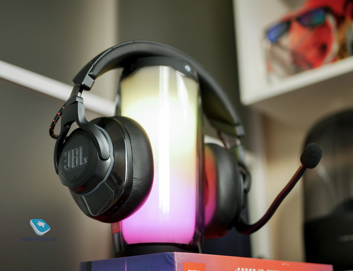 Mobile review JBL Quantum One Quantum 800