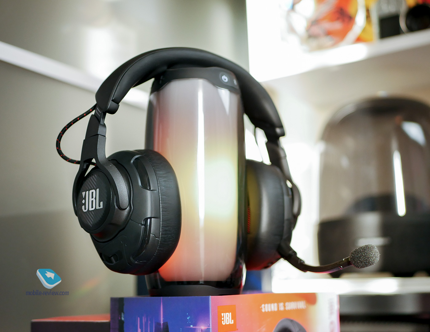  JBL Quantum One  Quantum 800