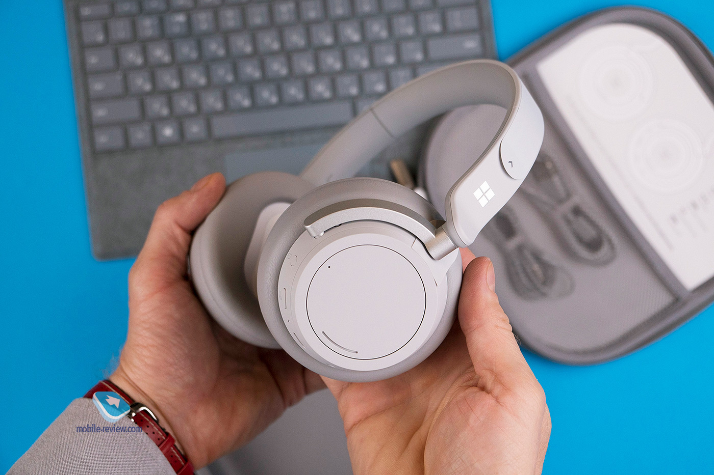      Microsoft Surface Headphones