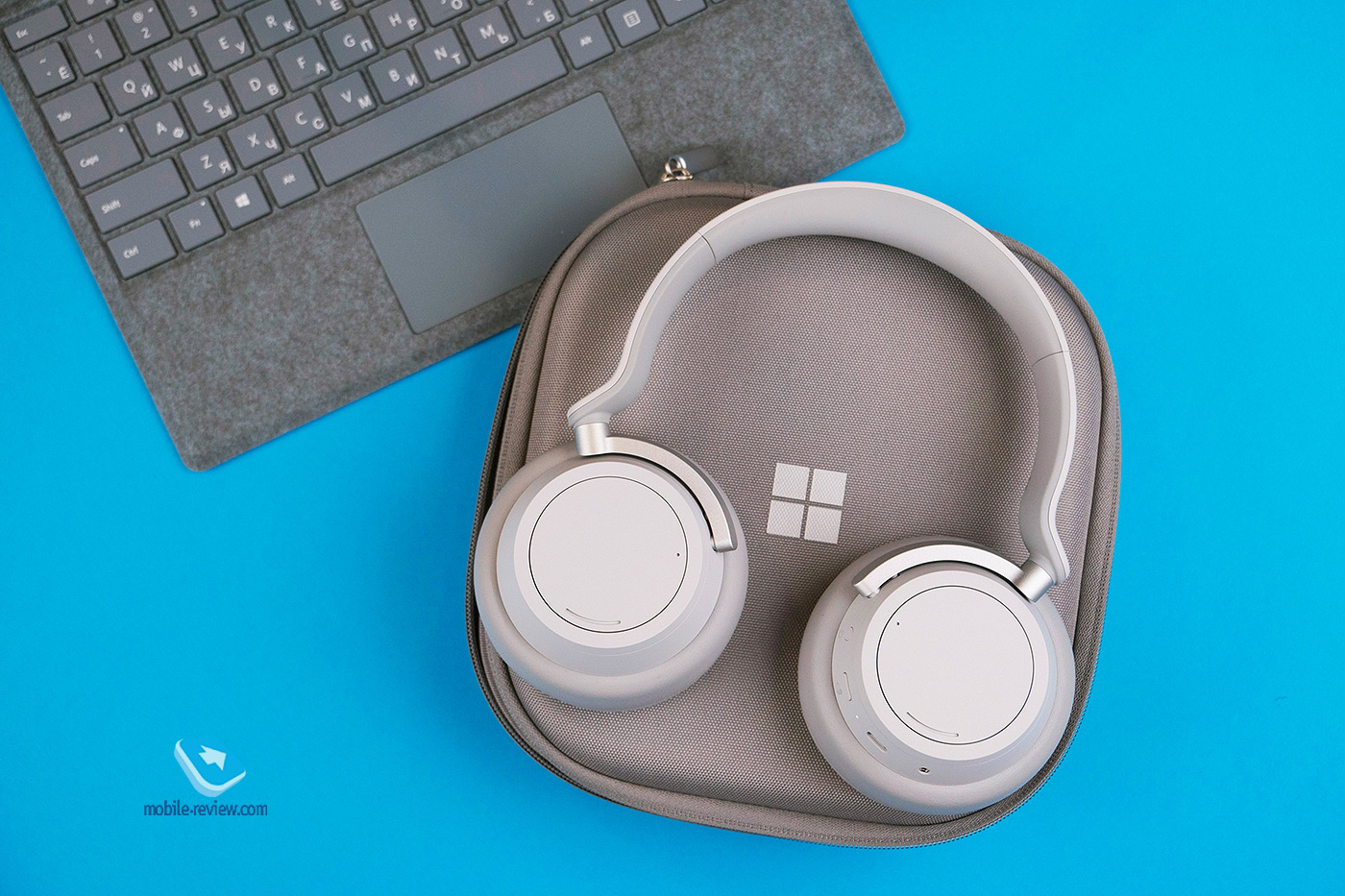      Microsoft Surface Headphones