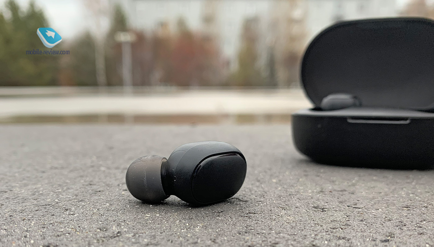 Apple AirPods vs Redmi AirDots