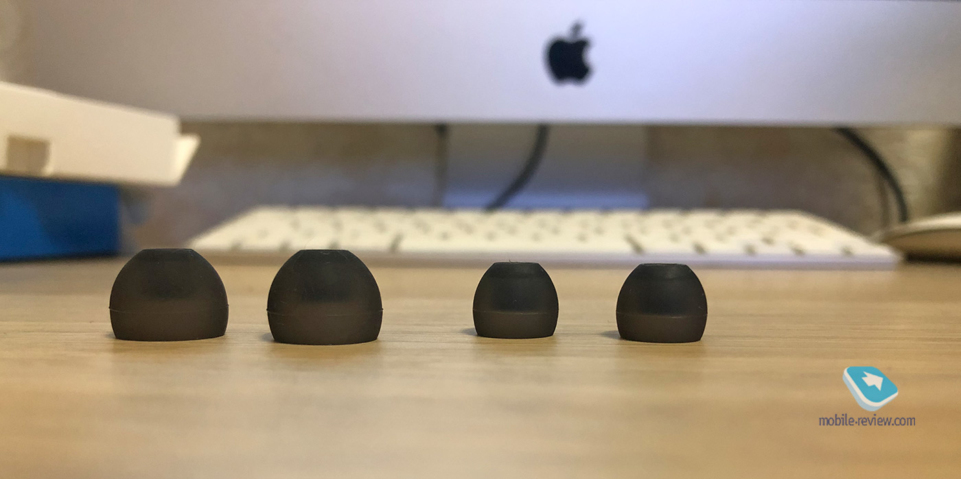 Apple AirPods vs Redmi AirDots
