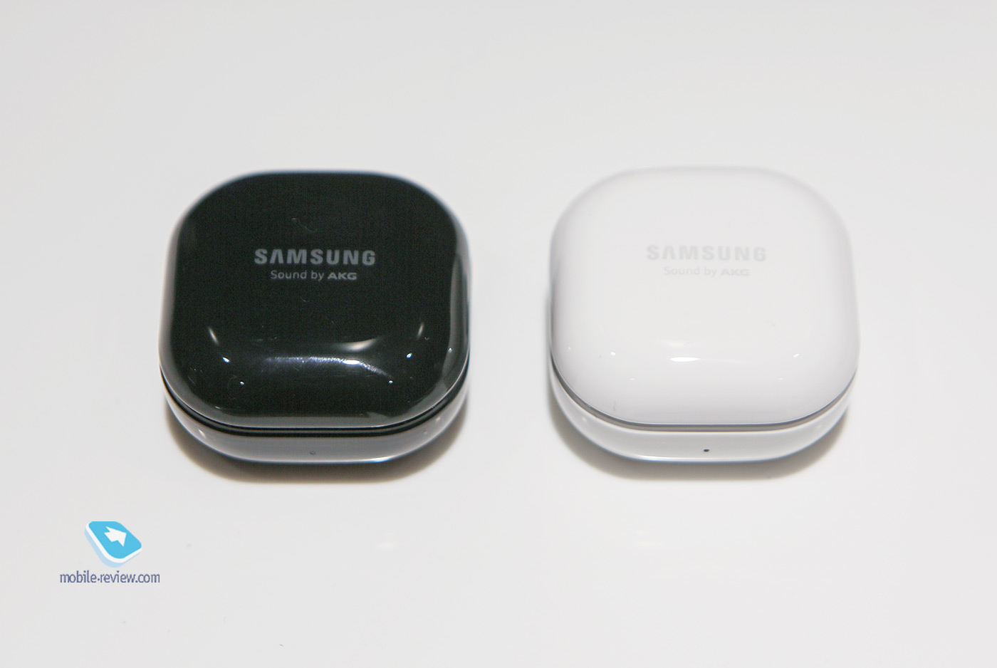 Первый взгляд на TWS-наушники с шумоподавлением - Samsung Galaxy Buds Live