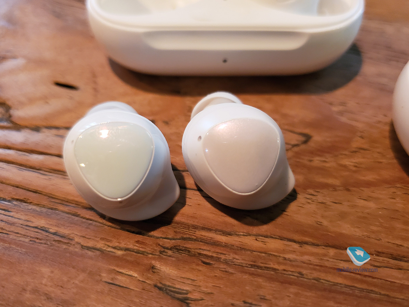    Samsung Galaxy Buds+ (SM-R175)
