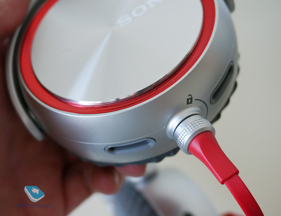  Sony MDR-XB920