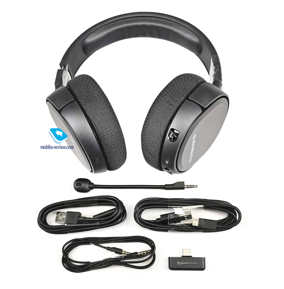    SteelSeries Arctis 1 Wireless  Arctis 3 Console