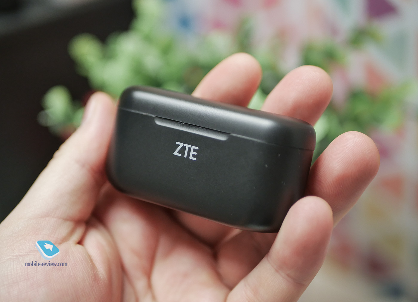  TWS- ZTE LiveBuds