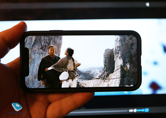 .  Apple iPhone X  Samsung Galaxy Note 8