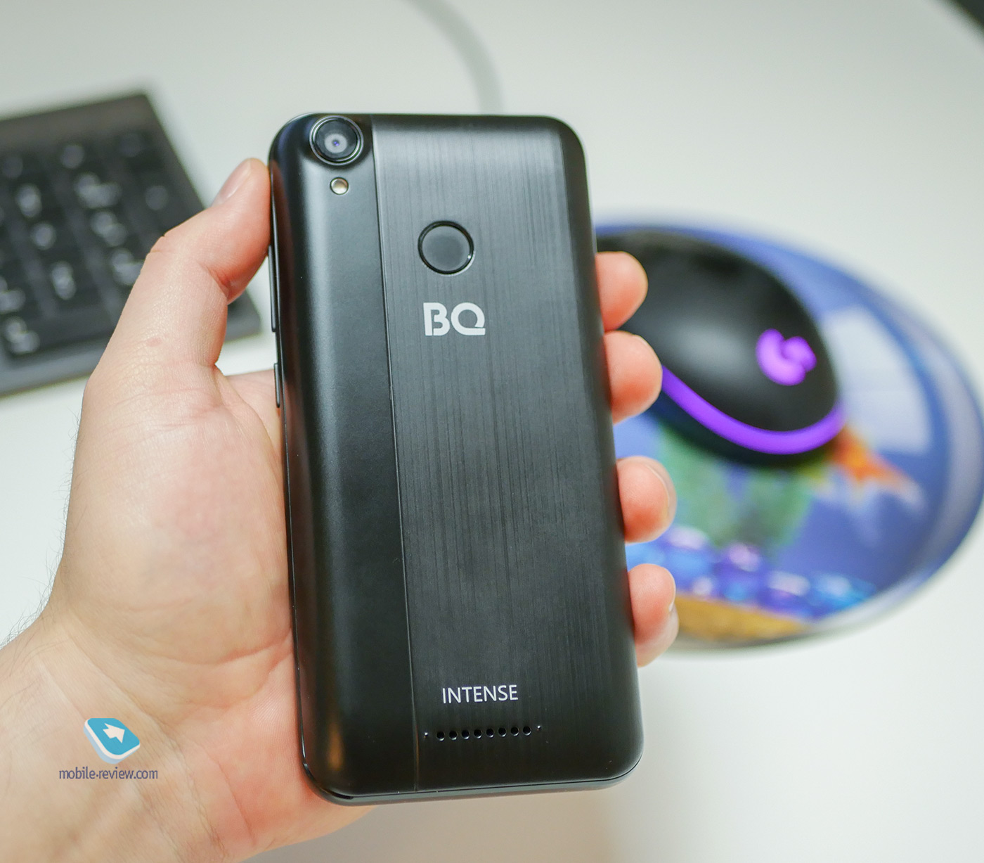 Обзор смартфона BQ Intense: могу и «мобилу» зарядить!