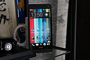Фотографии HTC One в интерьере