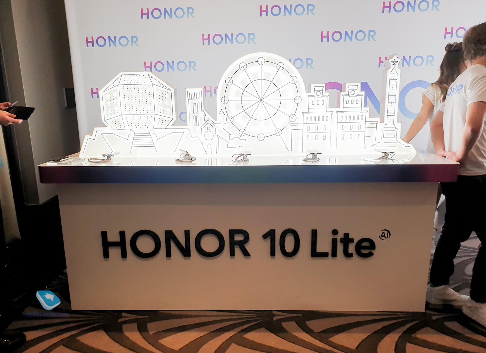 Первый взгляд Honor 10 Lite