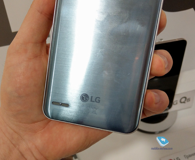 LG Q6α