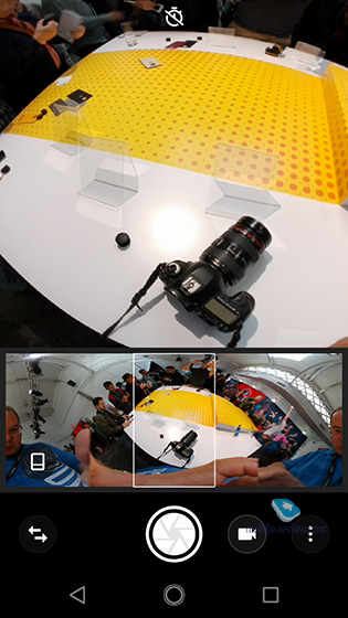 Первый взгляд на Moto Z2 Force и панорамную камеру Mod 360
