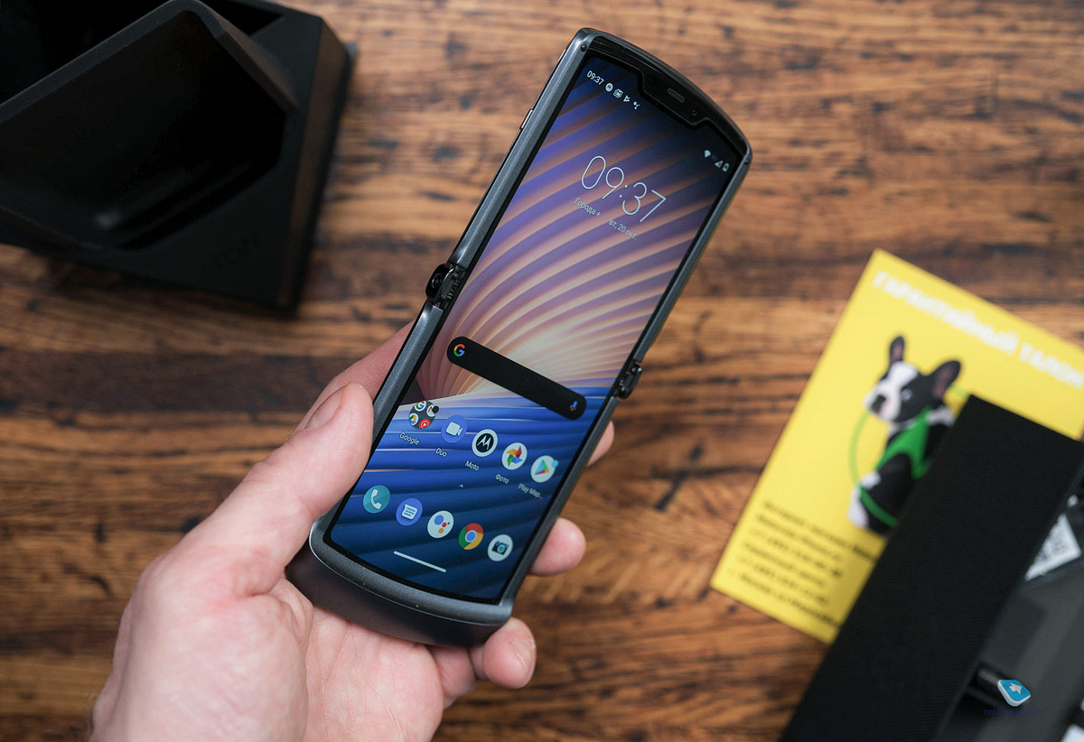   Moto RAZR 5G (2020 , XT2071-3)