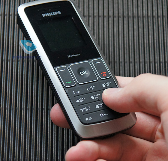 Philips Xenium с одной кнопкой 2008 год. Philips Xenium с одной кнопкой 2000 года. Телефон сбоку. Блокировка телефона филипс