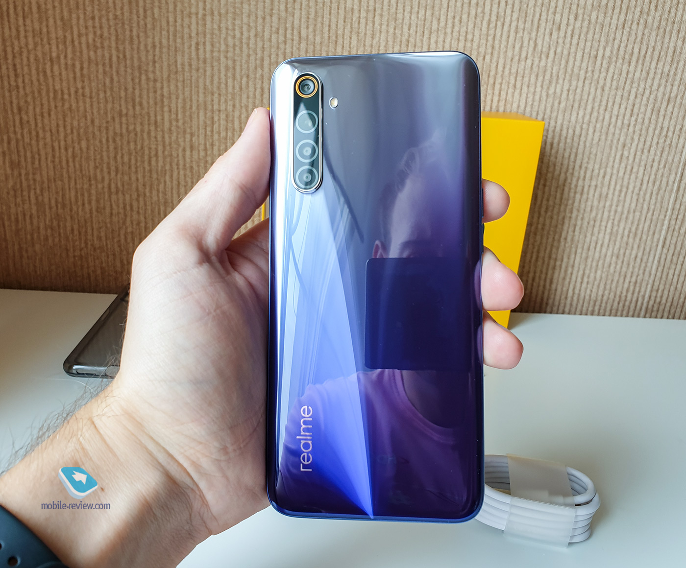  Realme 6:   Xiaomi