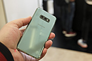 Первый взгляд на Samsung Galaxy S10e