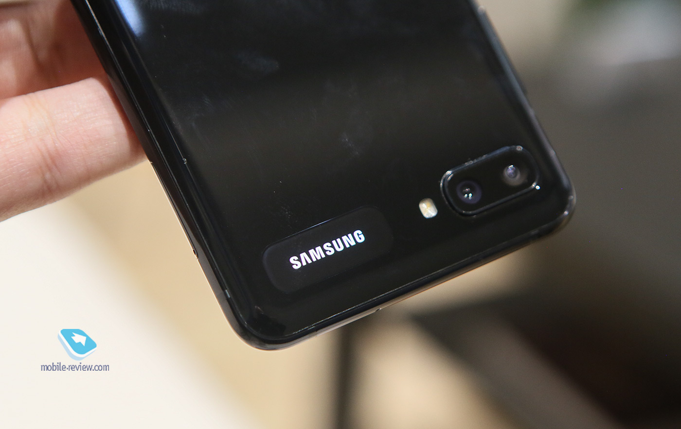 Первый взгляд на Samsung Galaxy Z Flip – второй смартфон с гибким экраном
