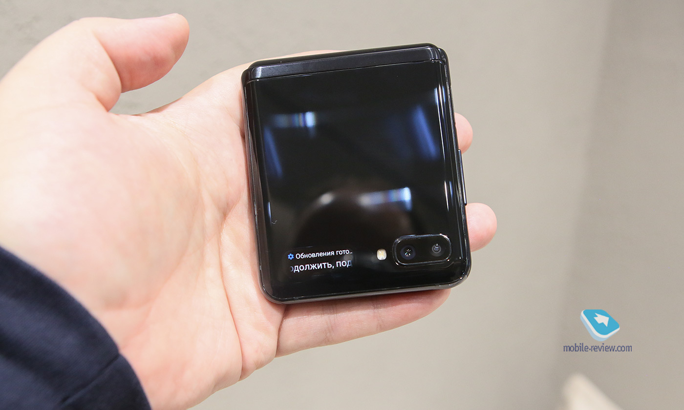    ,   Galaxy Z Fold2