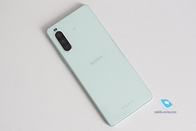    Sony XPERIA 10 II