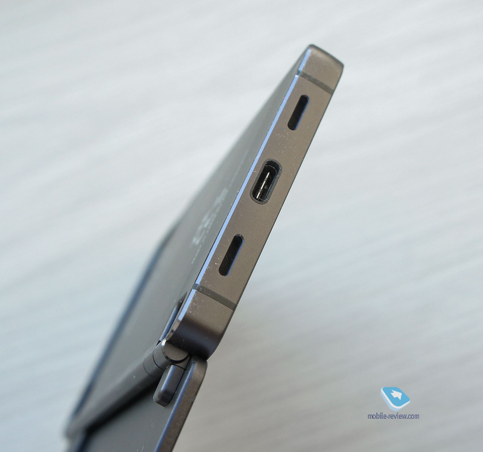 ZTE Axon M